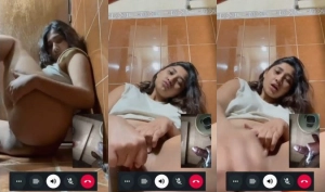 Horny Desi Girl Masturbating